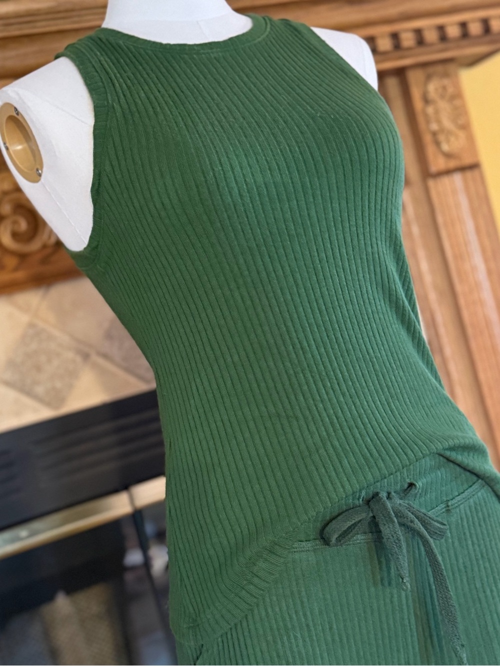 Beyond Yoga Ribbed Knit Tank Top in Deep Green Women’s Size Large